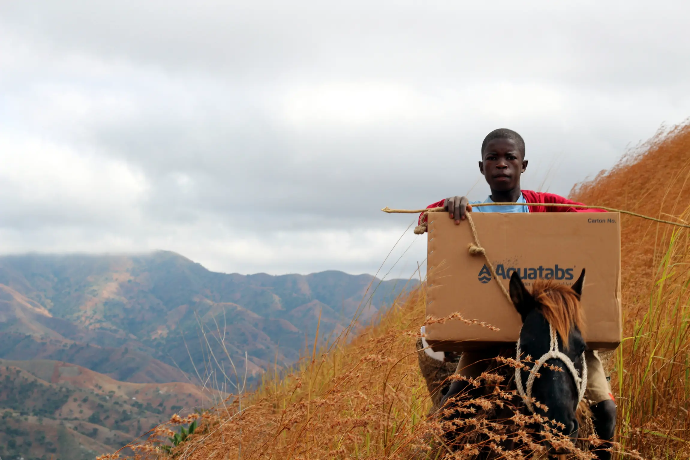 Aquatabs Haiti - Photo by Devan Wardwell and Mercy Corps (1)