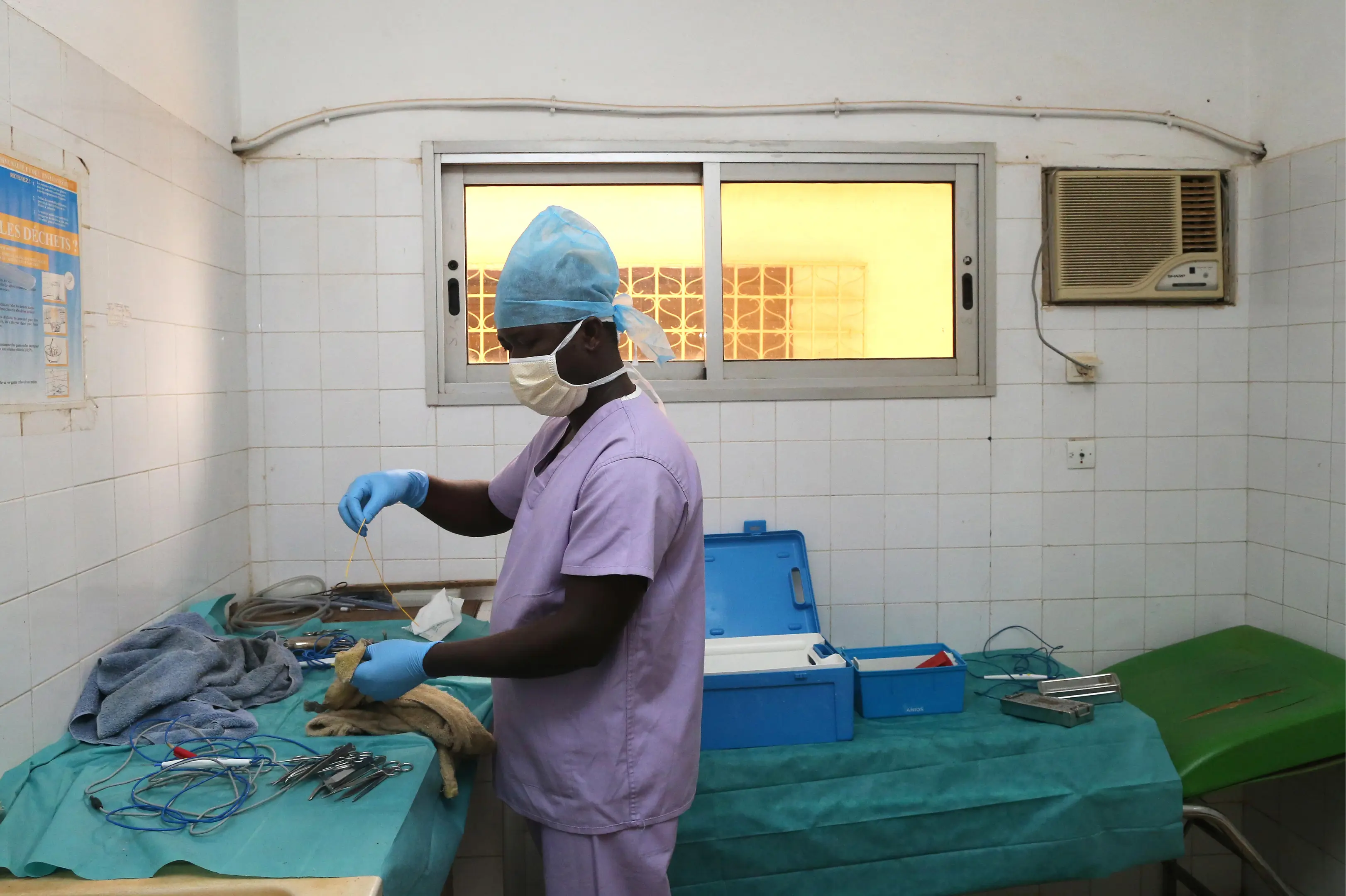 Cleaning instruments African hospital